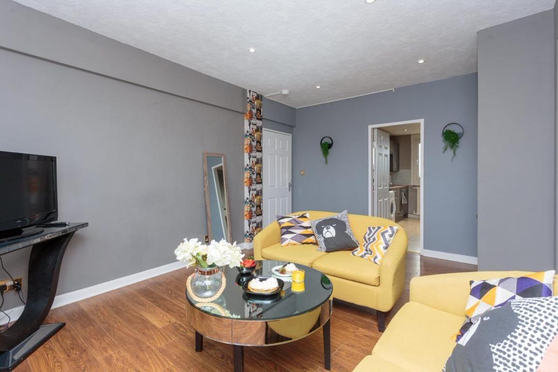 Gorgeous 3-Bed Flat, 15 Minutes To City Centre Единбург Екстер'єр фото