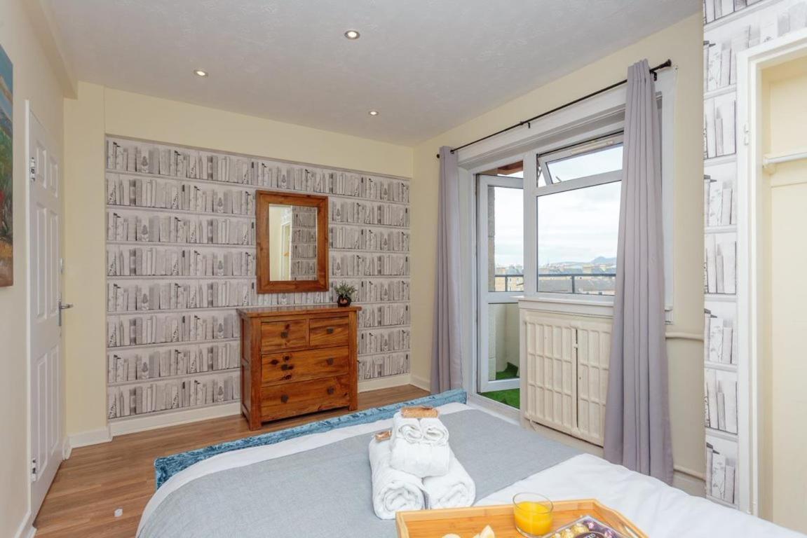 Gorgeous 3-Bed Flat, 15 Minutes To City Centre Единбург Екстер'єр фото