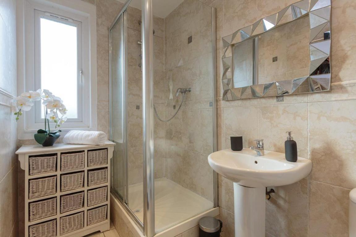 Gorgeous 3-Bed Flat, 15 Minutes To City Centre Единбург Екстер'єр фото